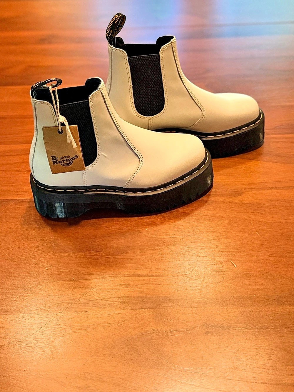 Dr. Martens 2976 Quad Chelsea Boots US 7 NWT